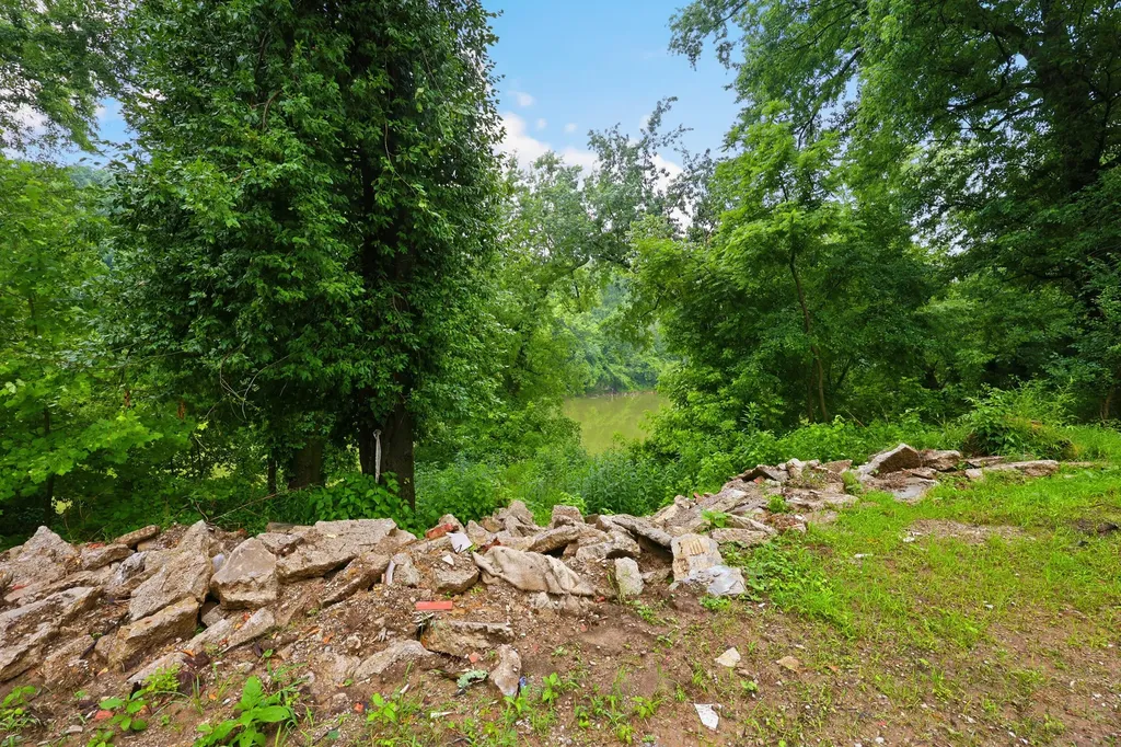 1380 Shore Acres Road Frankfort KY 40601