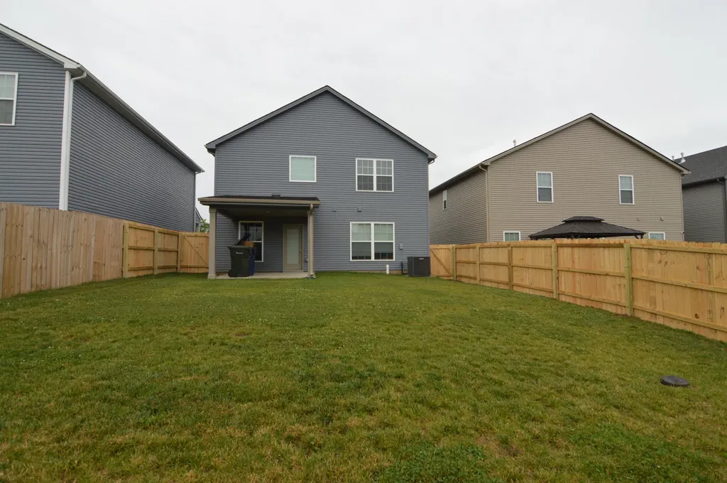 2380 Geranium Lane Lexington KY 40511