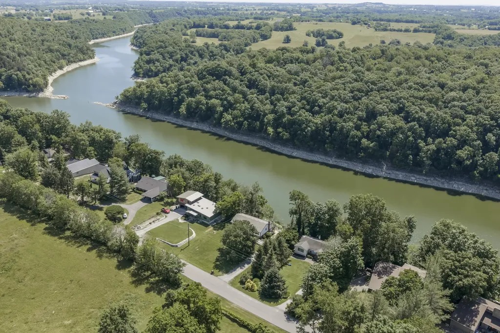 3075 Waterworks Road Danville KY 40422