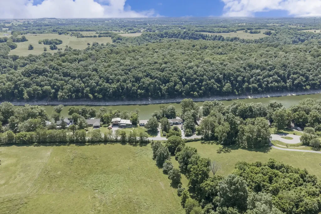 3075 Waterworks Road Danville KY 40422