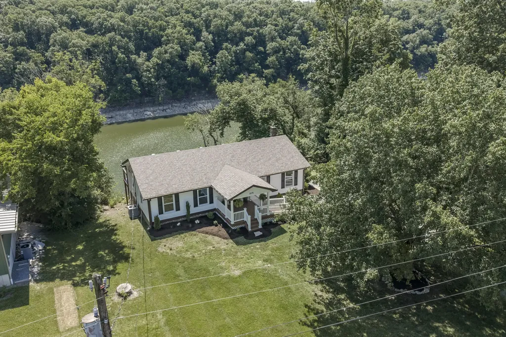 3075 Waterworks Road Danville KY 40422