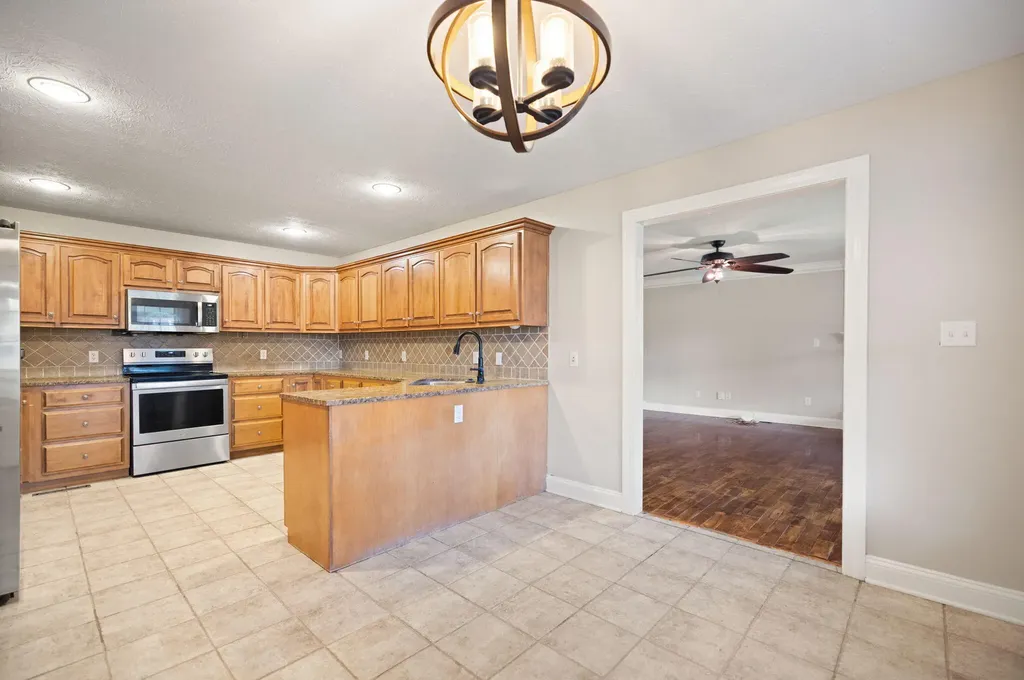 810 Pau Ferro Court Berea KY 40403