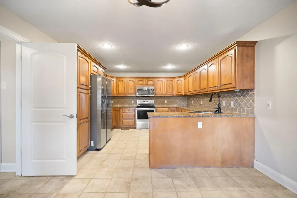 810 Pau Ferro Court Berea KY 40403