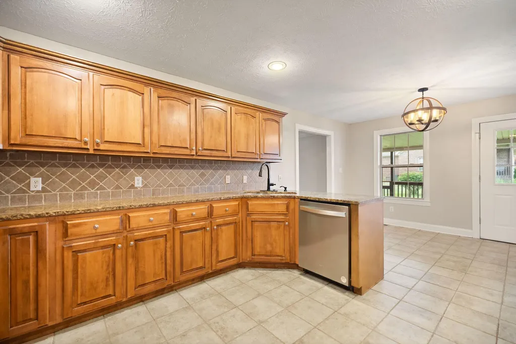 810 Pau Ferro Court Berea KY 40403