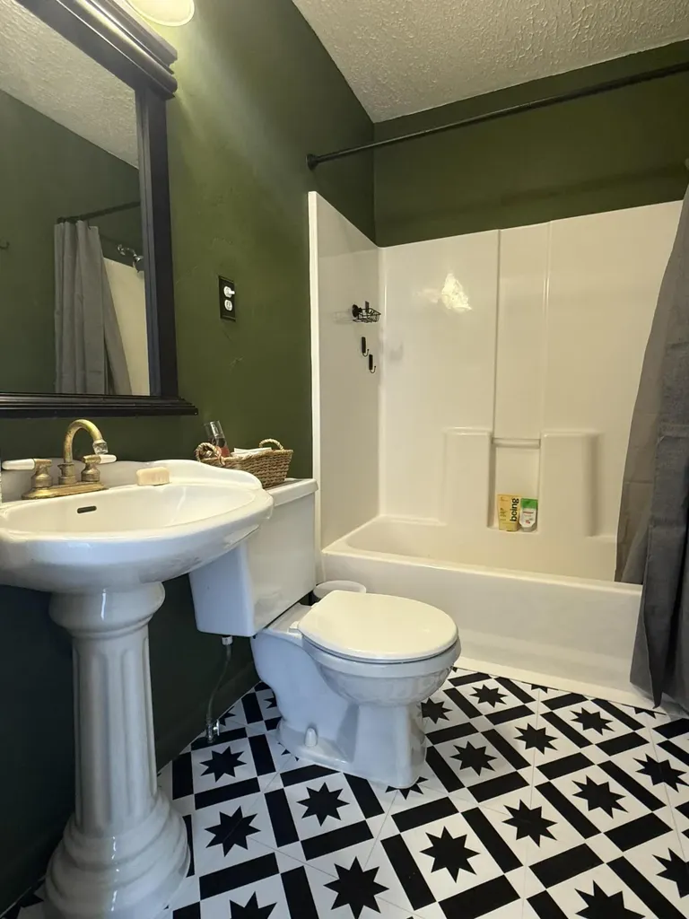 262 Mt. Pleasant Road Louisa KY 41230