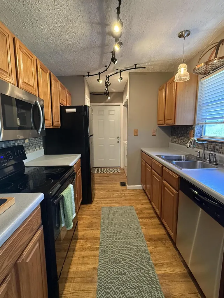 262 Mt. Pleasant Road Louisa KY 41230