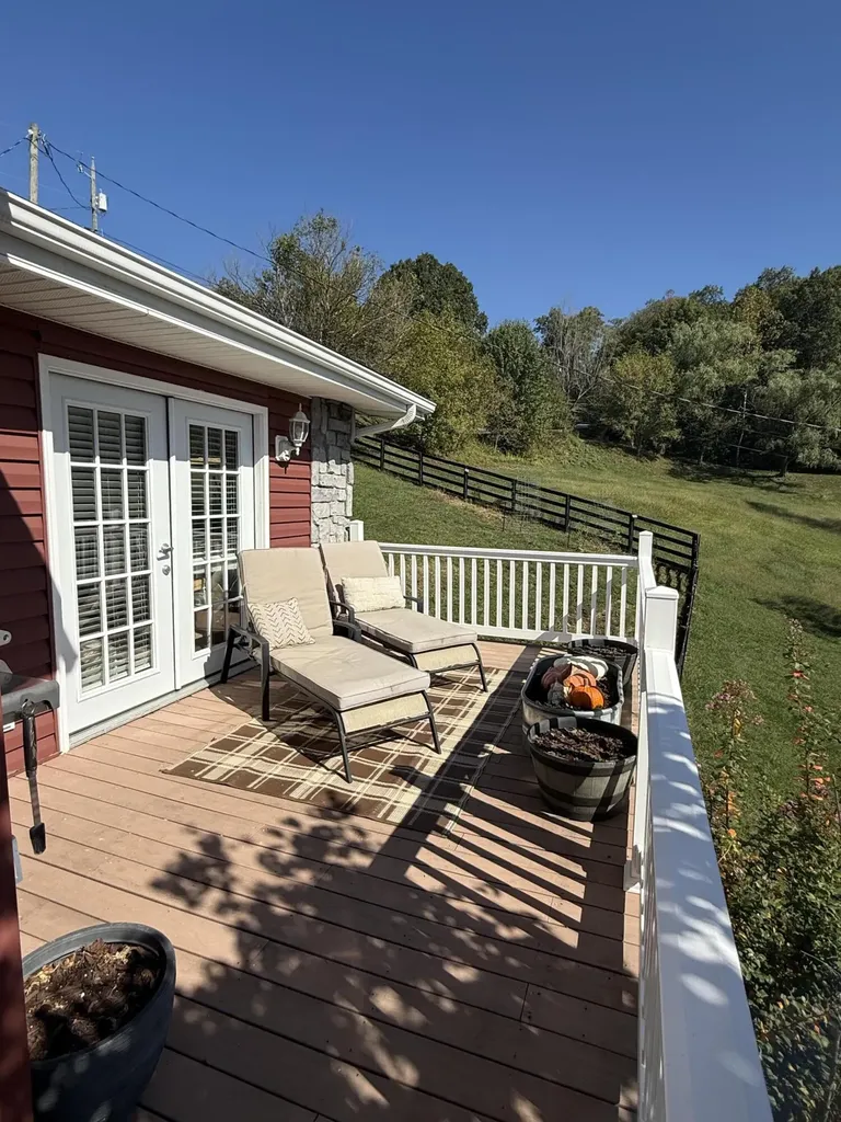 262 Mt. Pleasant Road Louisa KY 41230