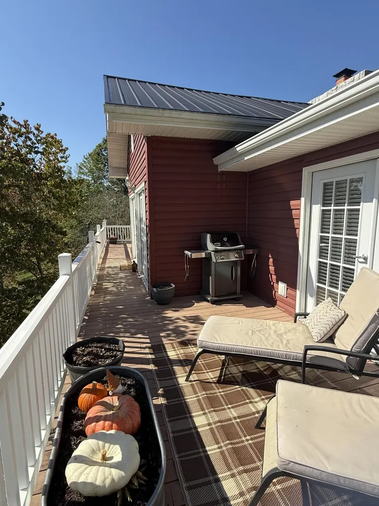 262 Mt. Pleasant Road Louisa KY 41230