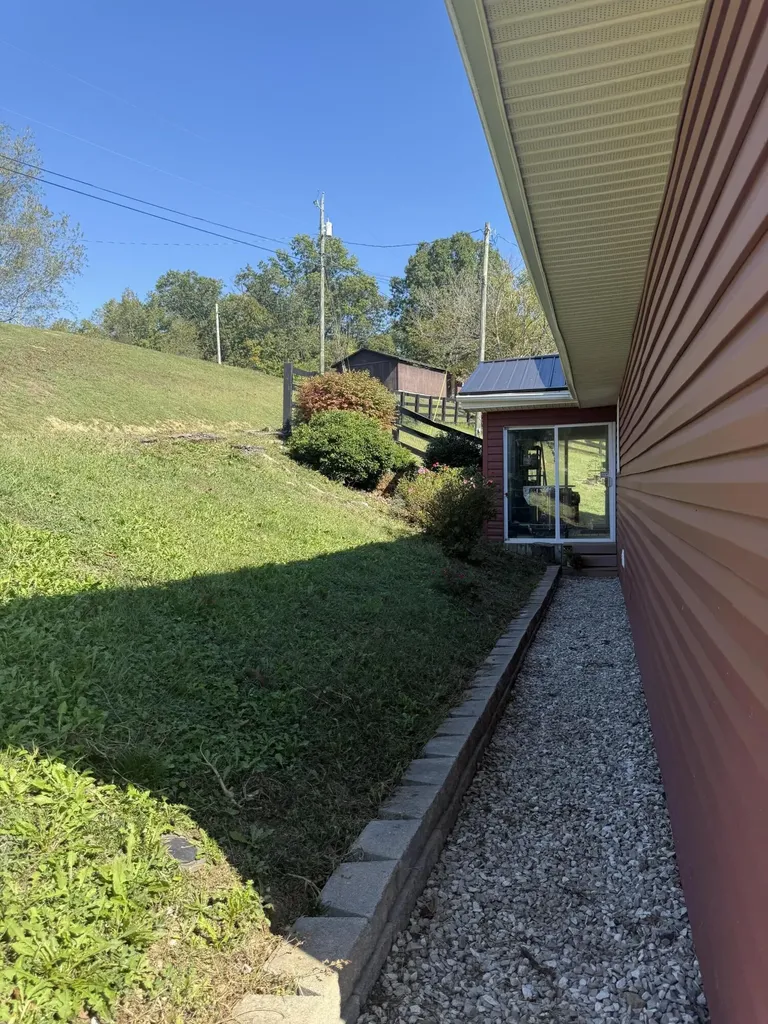 262 Mt. Pleasant Road Louisa KY 41230