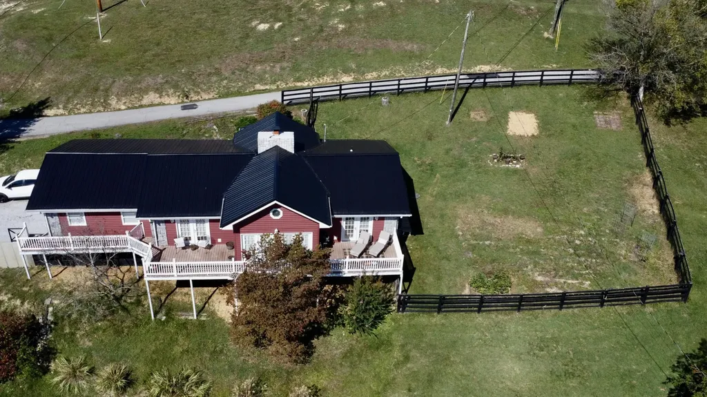 262 Mt. Pleasant Road Louisa KY 41230