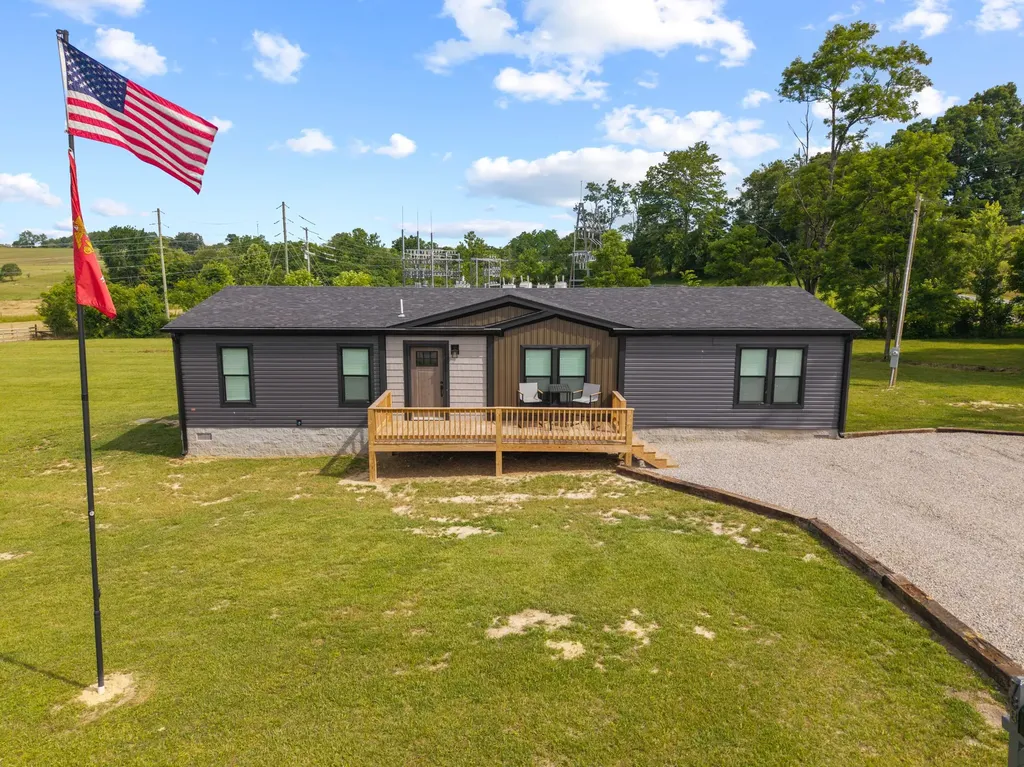788 Cemetery Road Waynesburg KY 40489