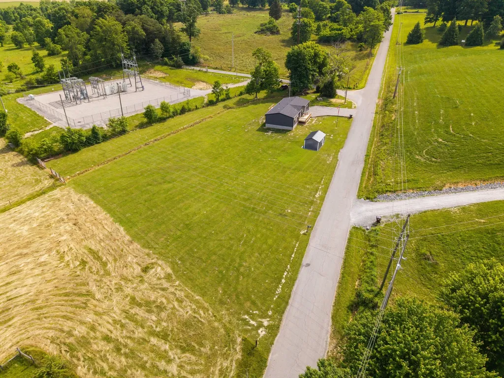 788 Cemetery Road Waynesburg KY 40489