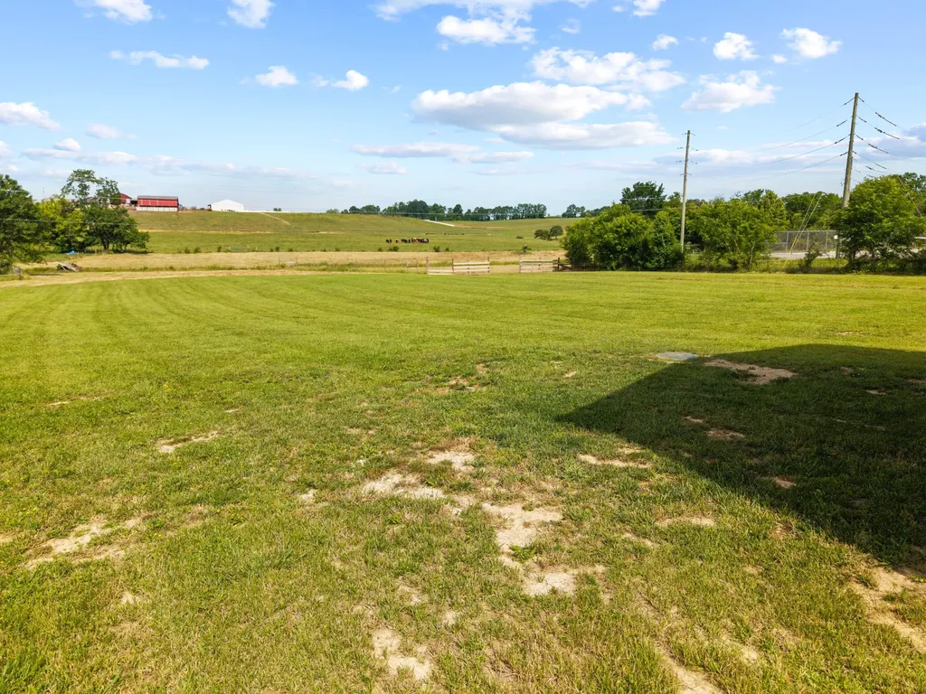 788 Cemetery Road Waynesburg KY 40489