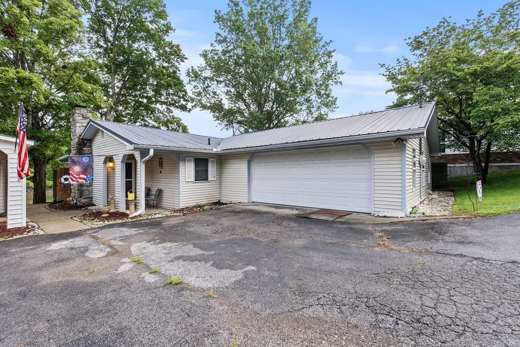 708 Bryants Camp Road Lancaster KY 40444