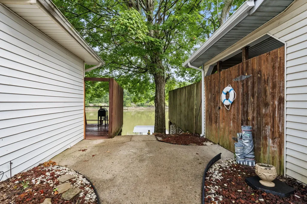 708 Bryants Camp Road Lancaster KY 40444