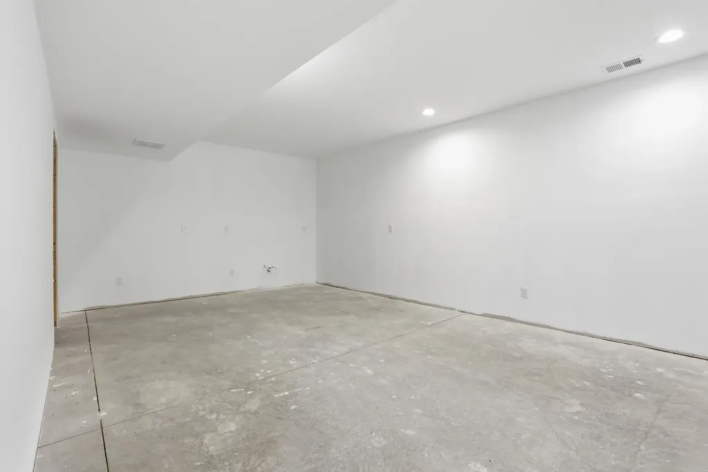240 Sugartree Lane Versailles KY 40383
