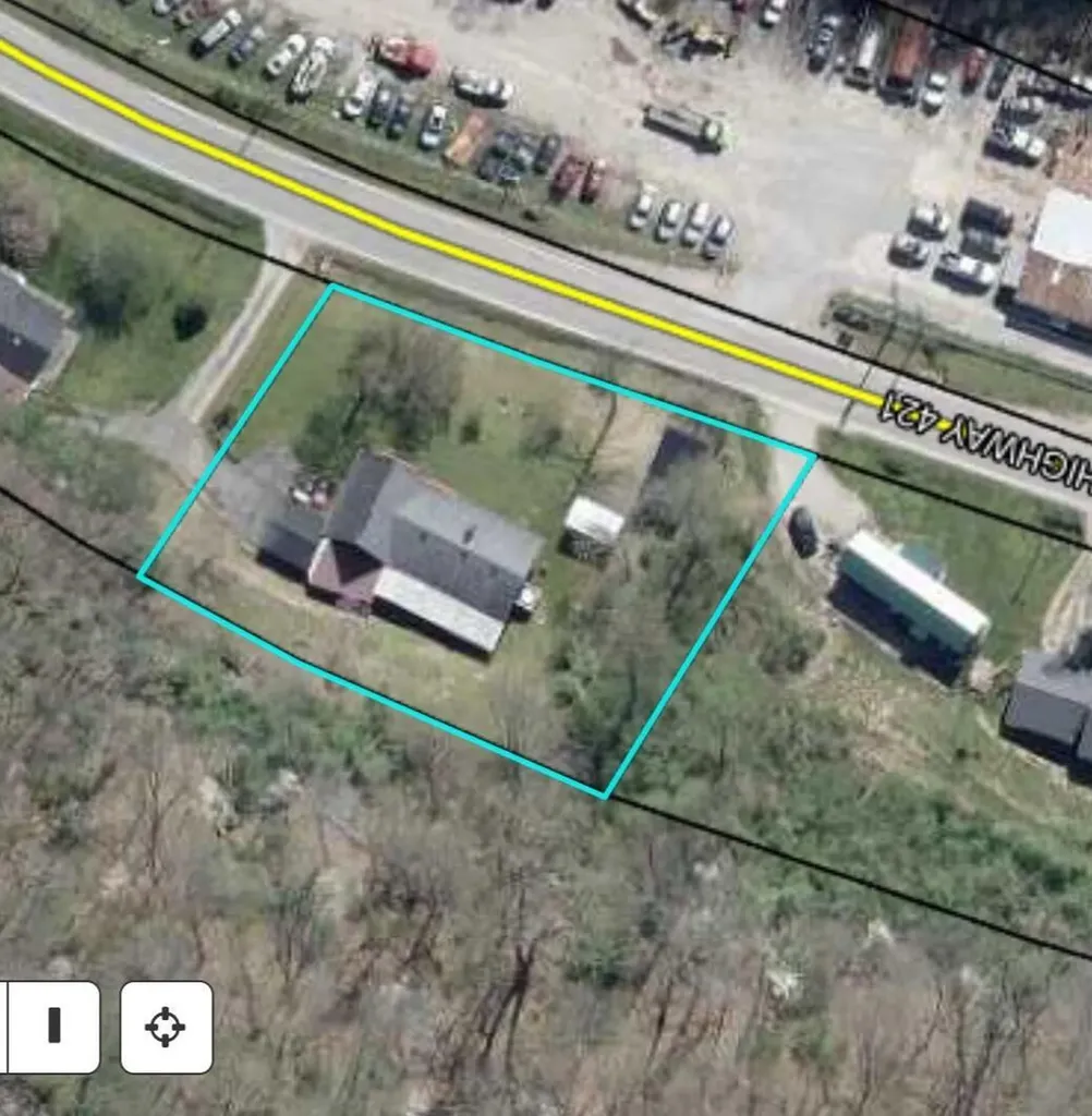 24132 U.s. 421 Hyden KY 41749
