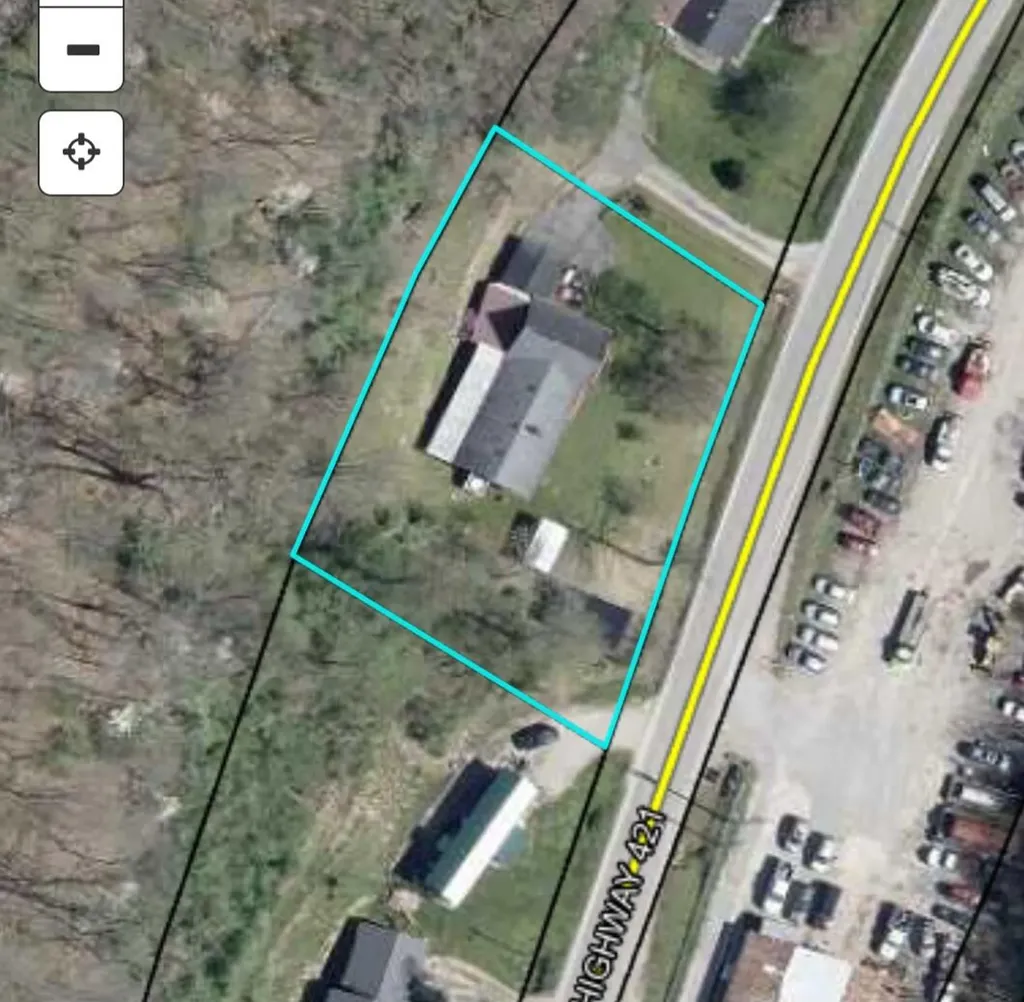 24132 U.s. 421 Hyden KY 41749
