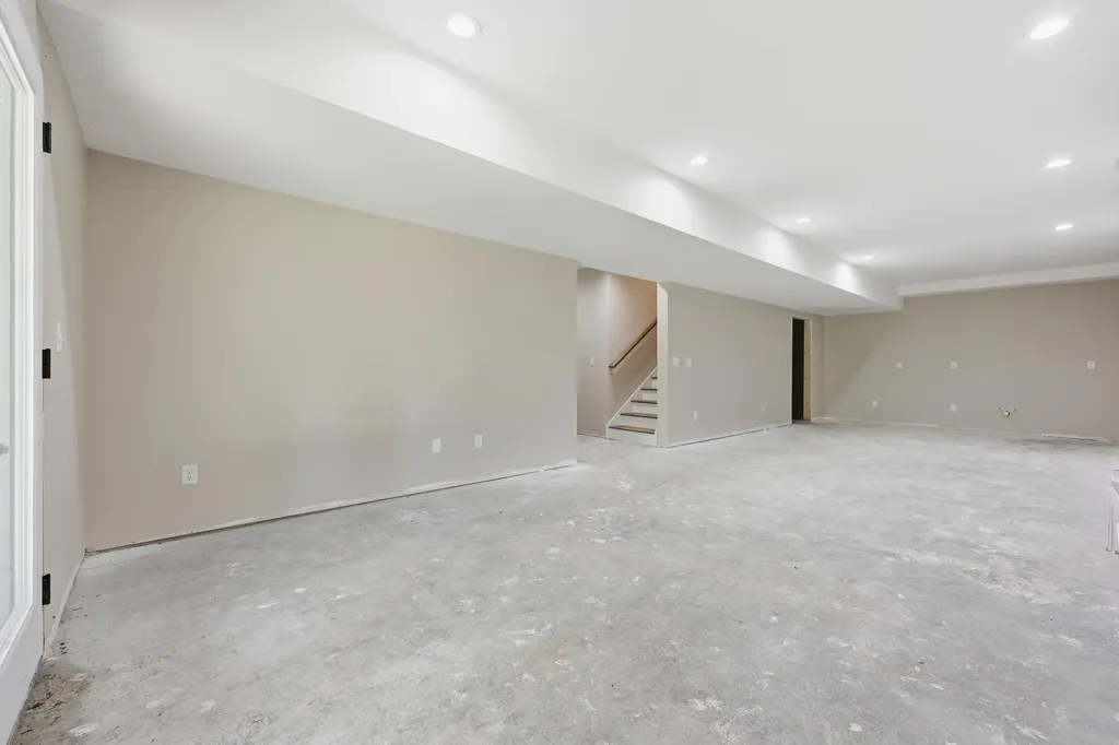 232 Sugartree Lane Versailles KY 40383