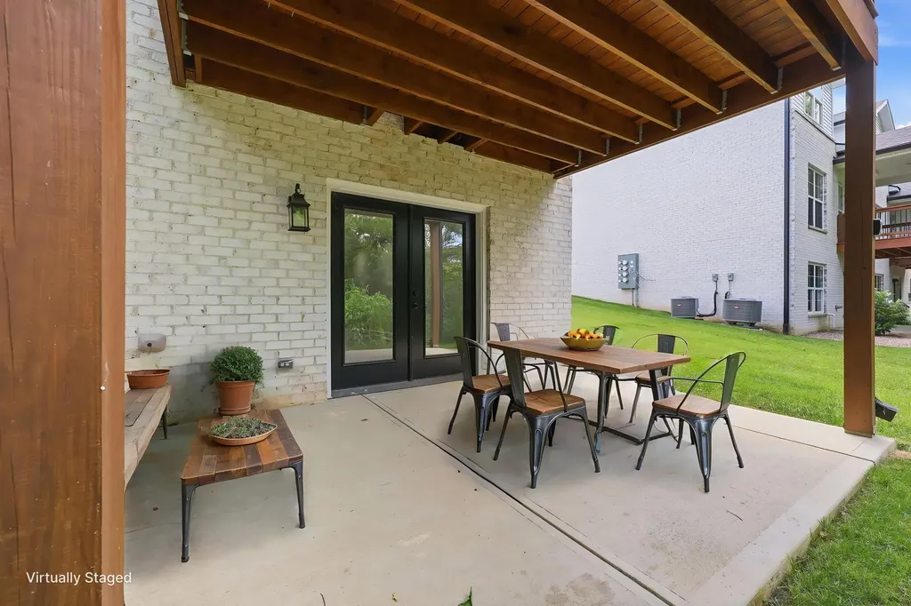 232 Sugartree Lane Versailles KY 40383
