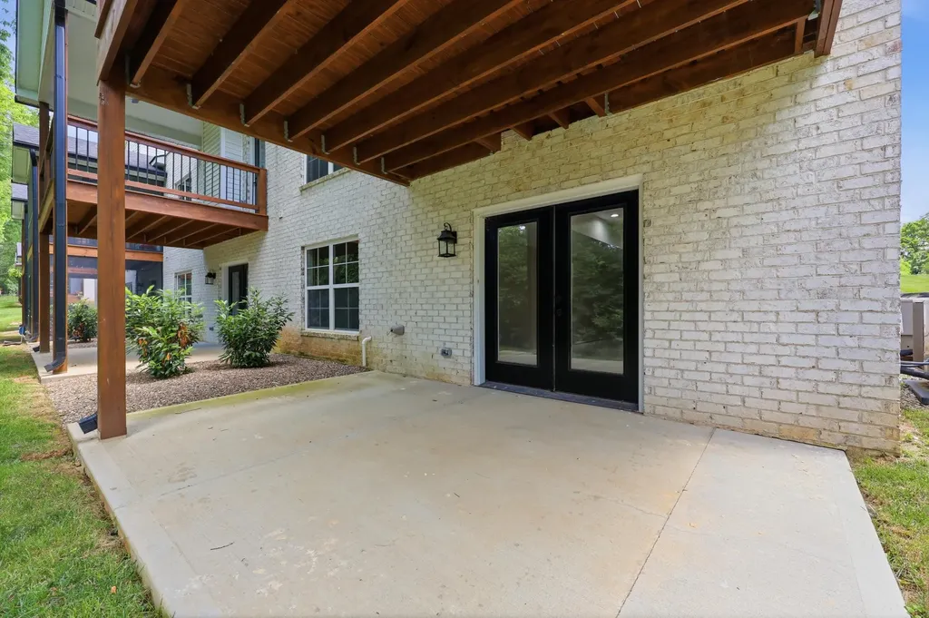 232 Sugartree Lane Versailles KY 40383
