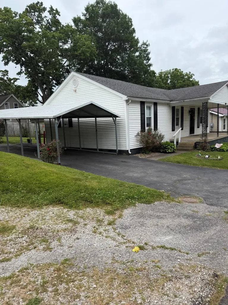 318 First Street Midway KY 40347