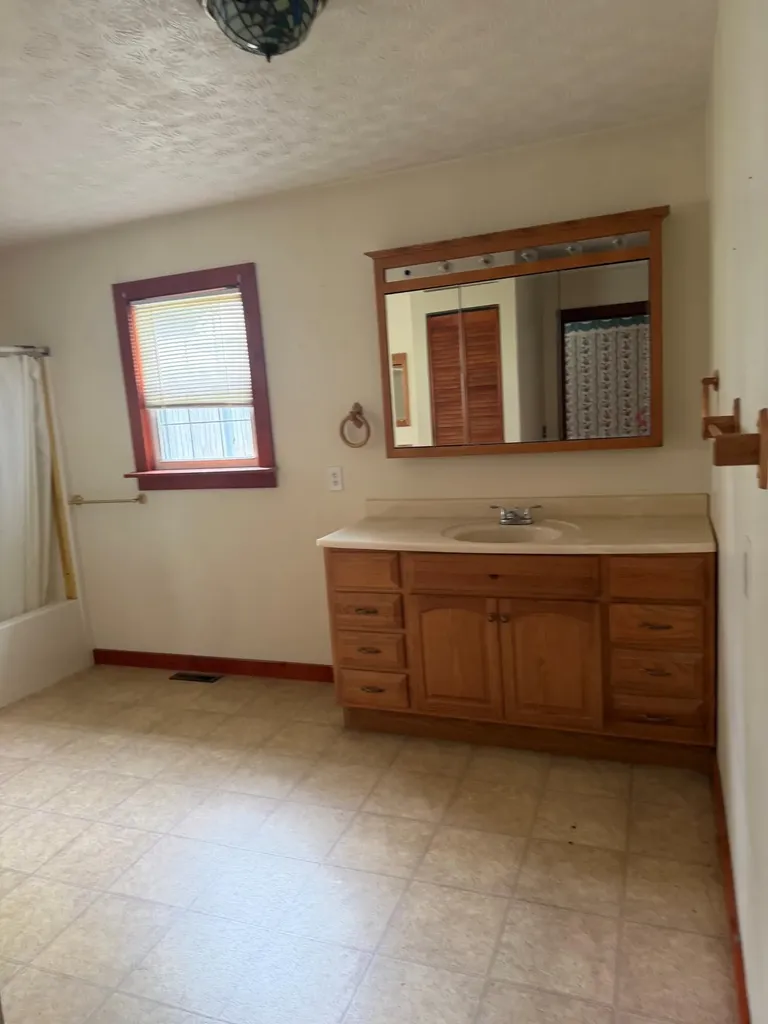 318 First Street Midway KY 40347