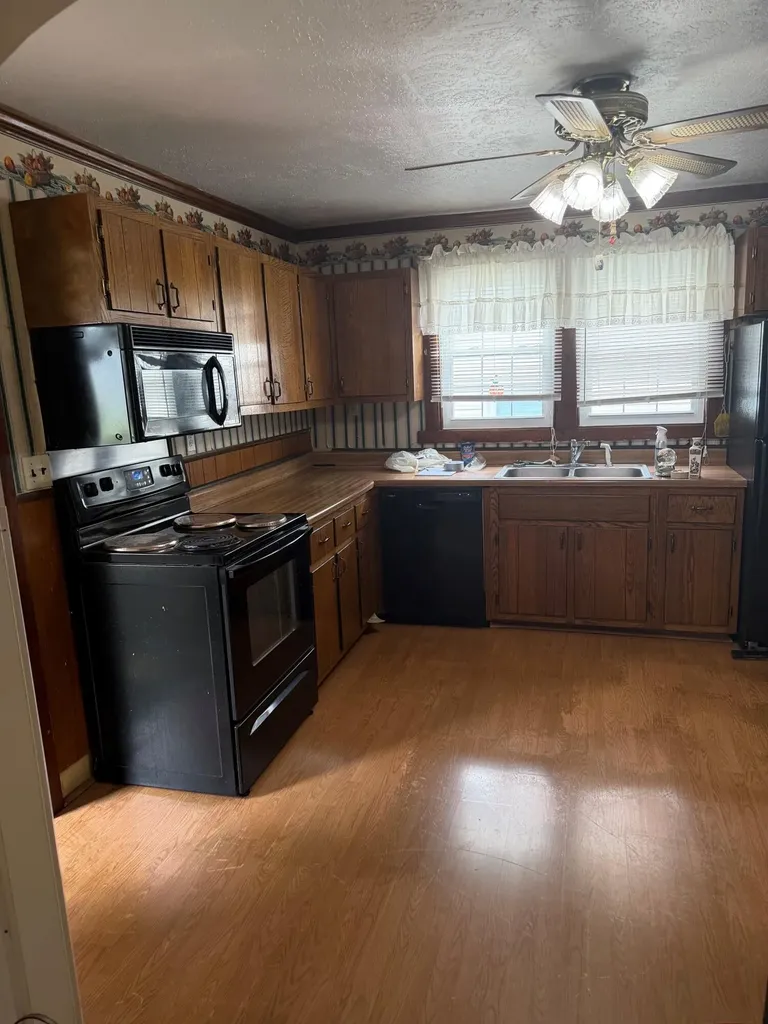 318 First Street Midway KY 40347