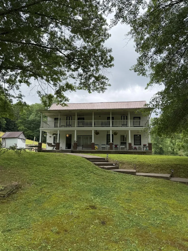 3808 Little Indian Creek Road Woodbine KY 40771