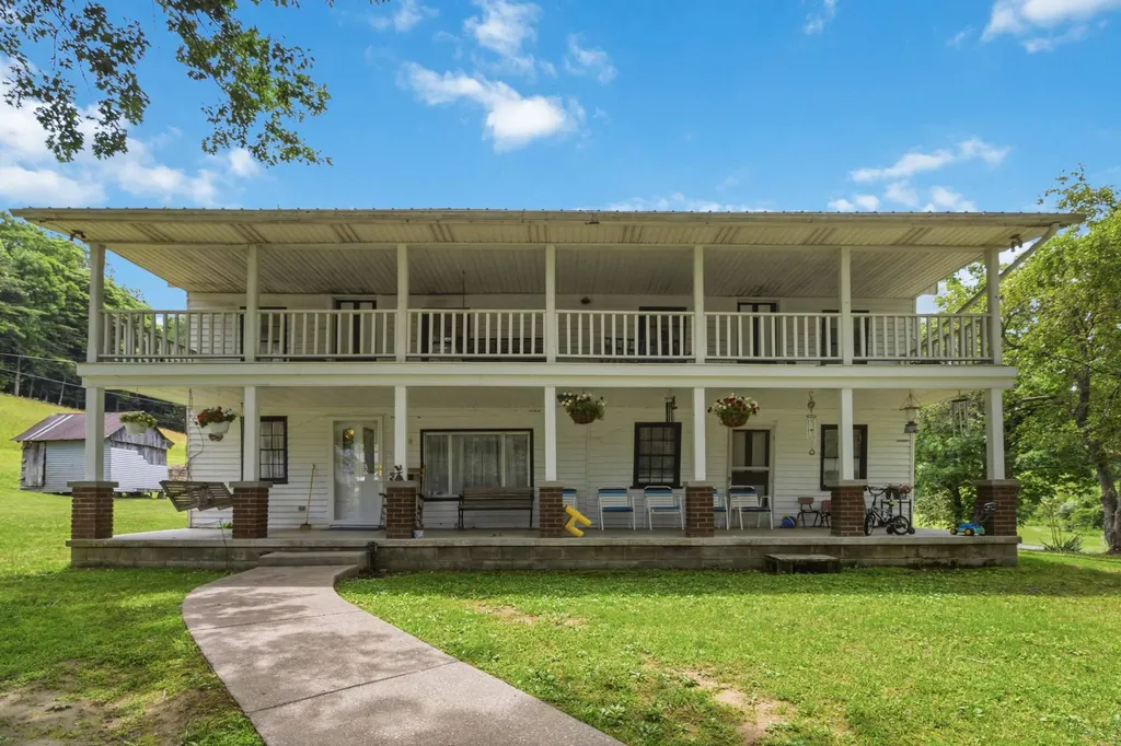 3808 Little Indian Creek Road Woodbine KY 40771