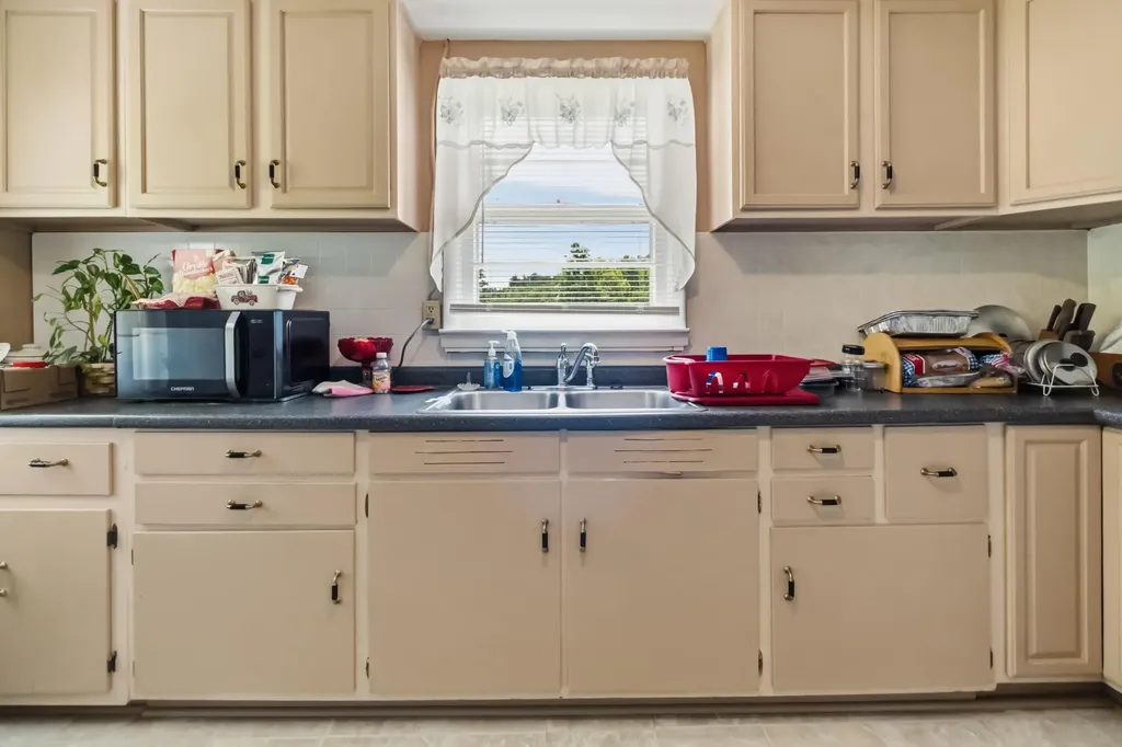 3808 Little Indian Creek Road Woodbine KY 40771