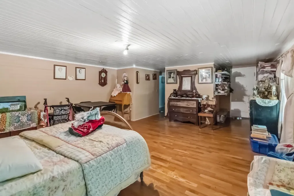 3808 Little Indian Creek Road Woodbine KY 40771