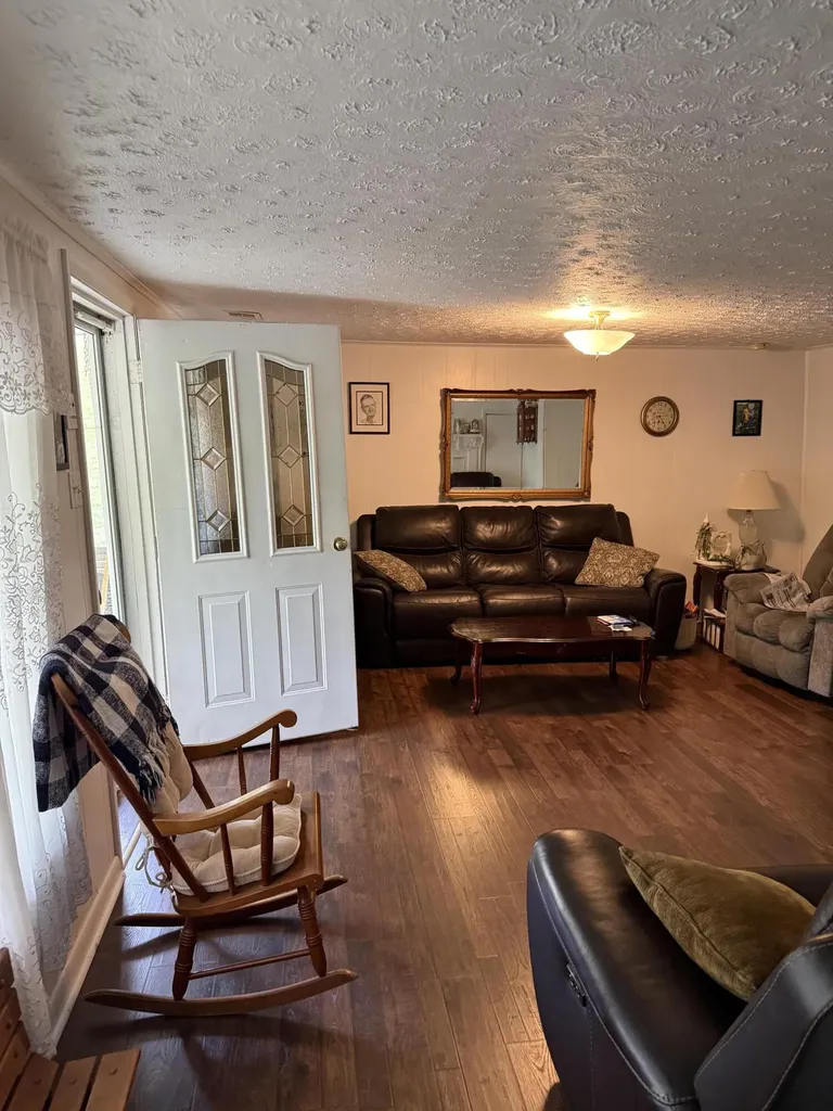 3808 Little Indian Creek Road Woodbine KY 40771
