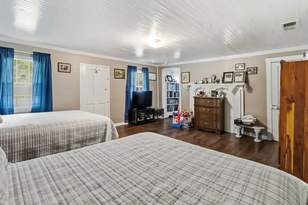 3808 Little Indian Creek Road Woodbine KY 40771