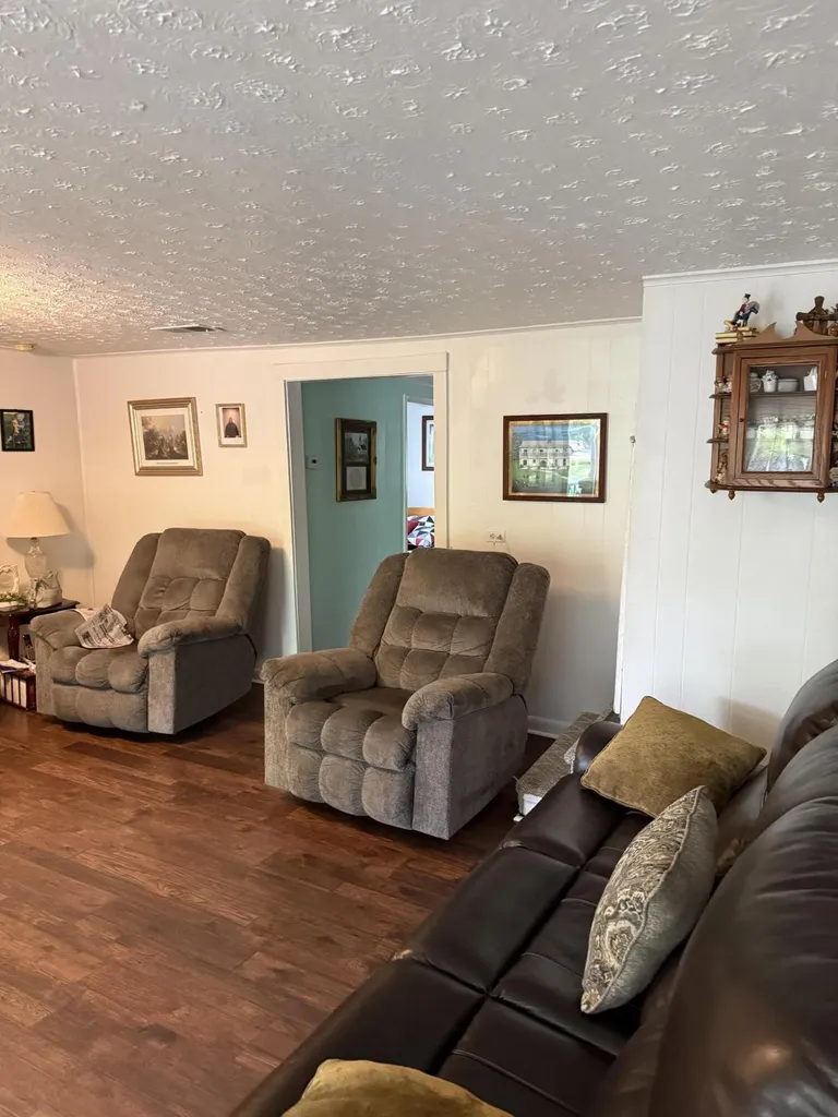 3808 Little Indian Creek Road Woodbine KY 40771