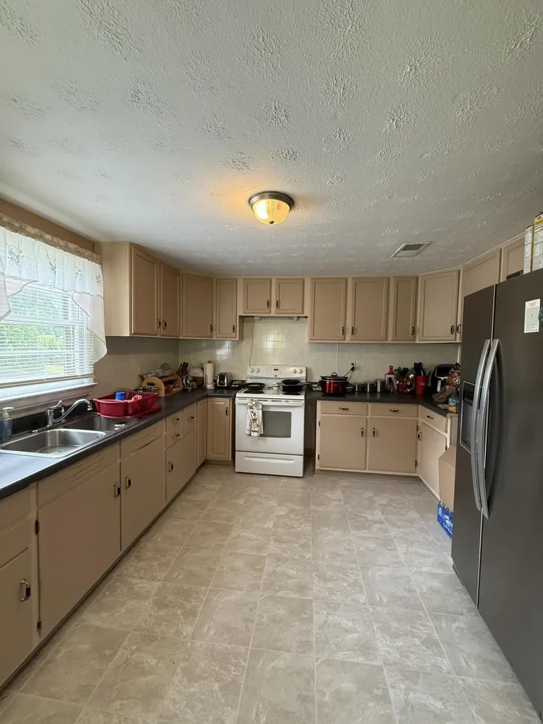 3808 Little Indian Creek Road Woodbine KY 40771