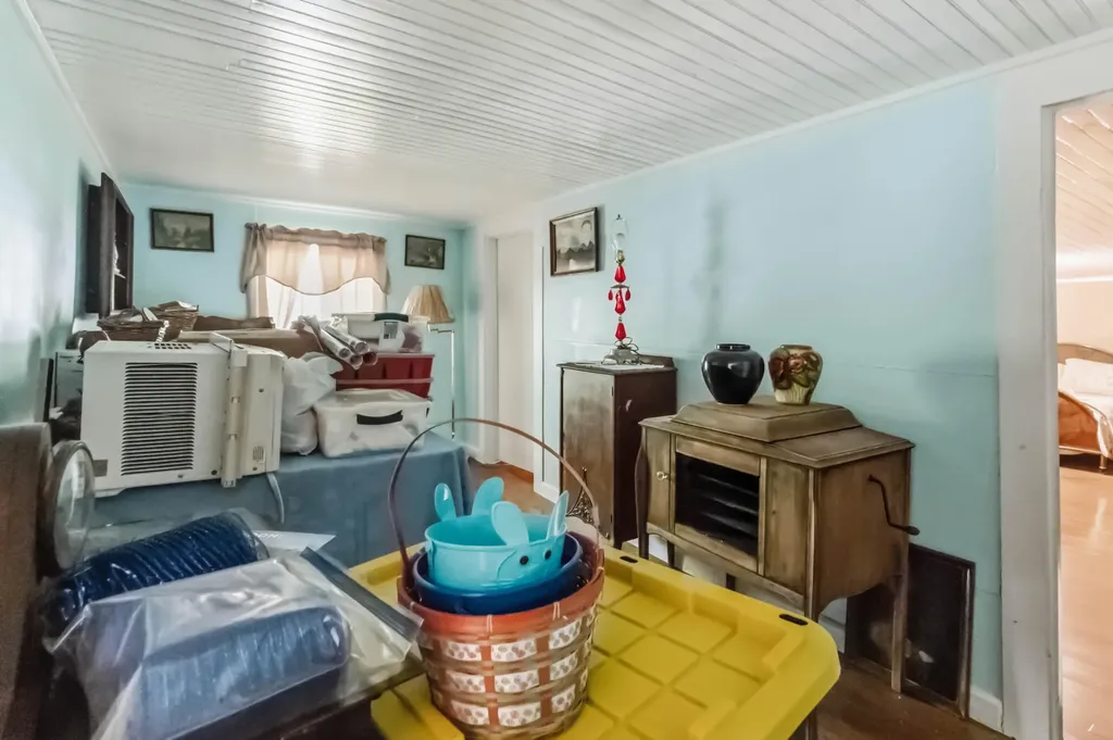 3808 Little Indian Creek Road Woodbine KY 40771