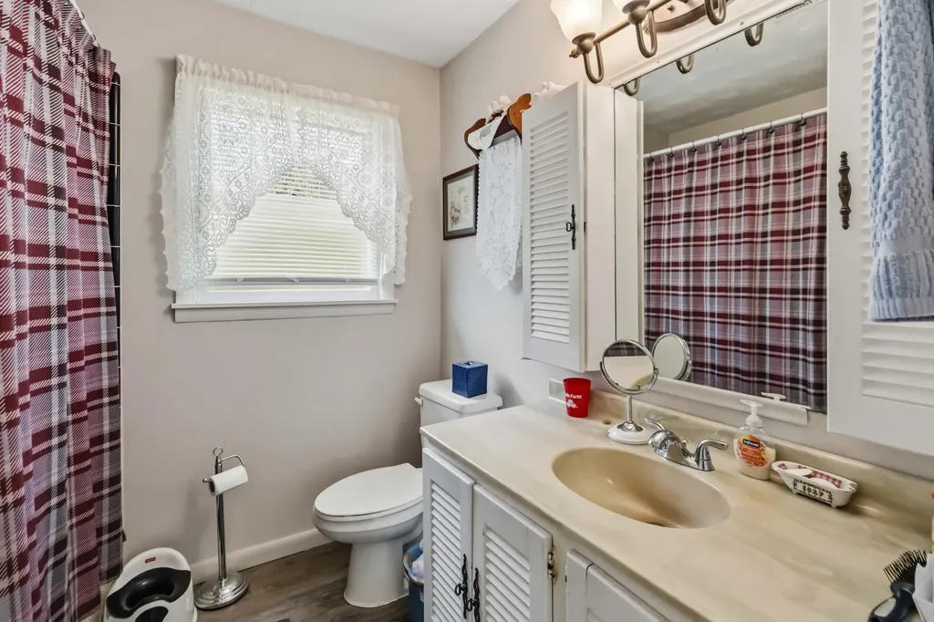 3808 Little Indian Creek Road Woodbine KY 40771