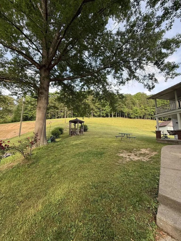 3808 Little Indian Creek Road Woodbine KY 40771