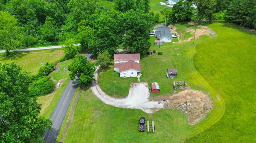 3808 Little Indian Creek Road Woodbine KY 40771