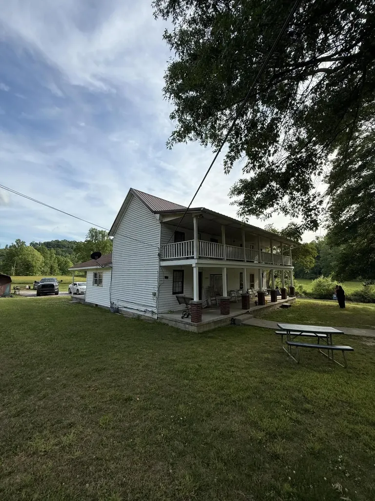 3808 Little Indian Creek Road Woodbine KY 40771
