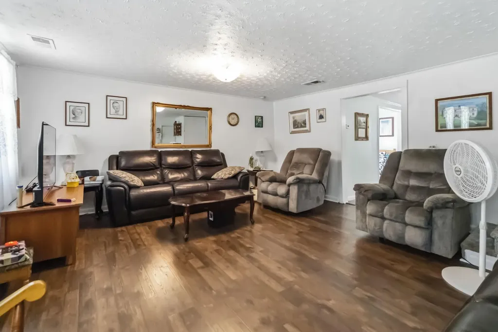 3808 Little Indian Creek Road Woodbine KY 40771