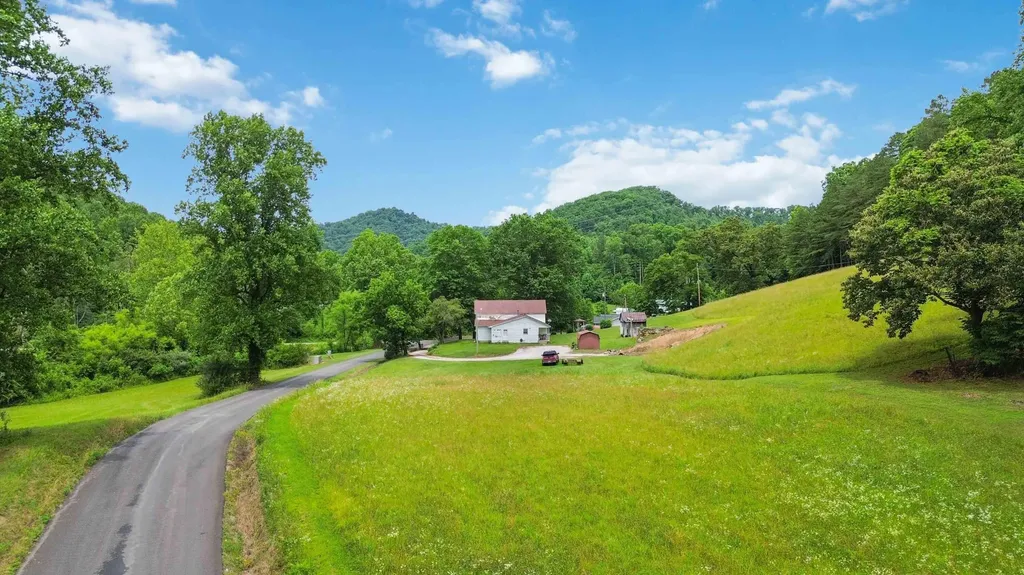 3808 Little Indian Creek Road Woodbine KY 40771