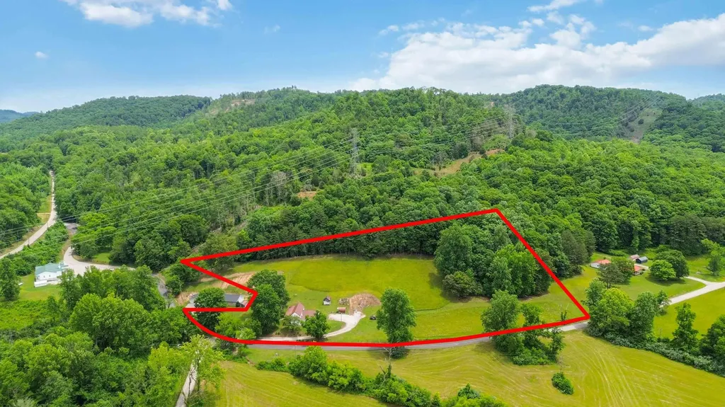 3808 Little Indian Creek Road Woodbine KY 40771