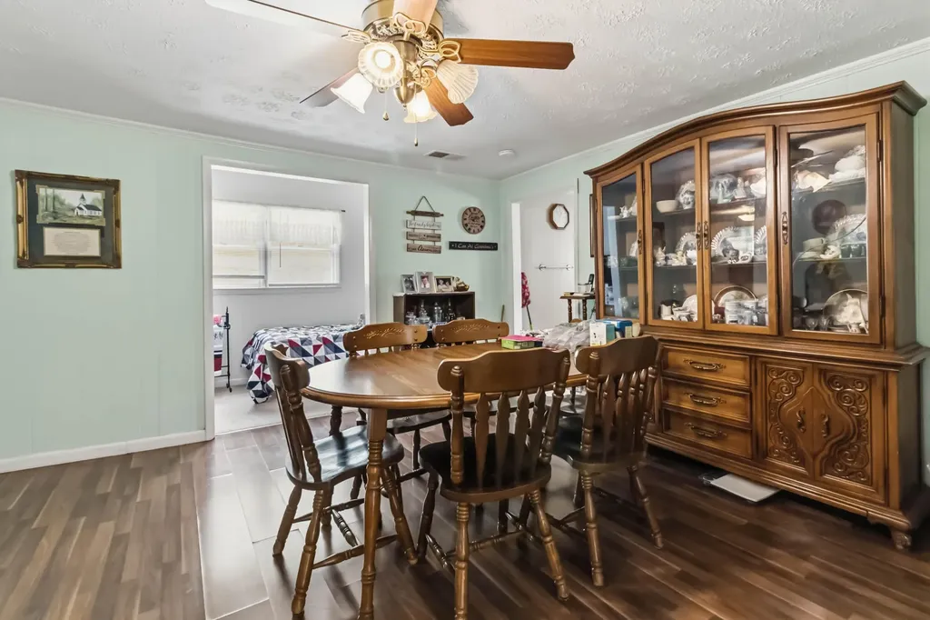 3808 Little Indian Creek Road Woodbine KY 40771