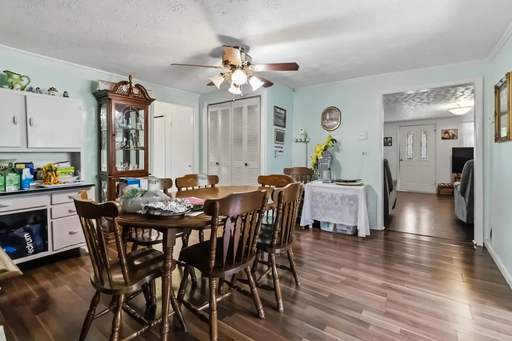 3808 Little Indian Creek Road Woodbine KY 40771