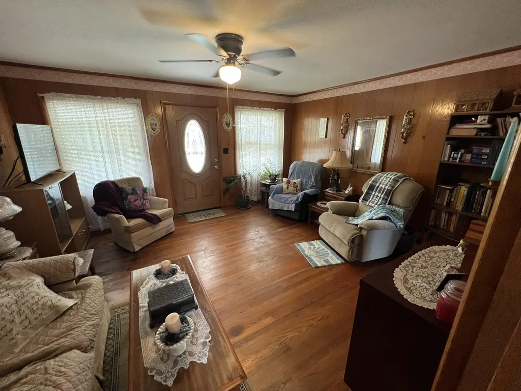 12 Maple Street Monticello KY 42633