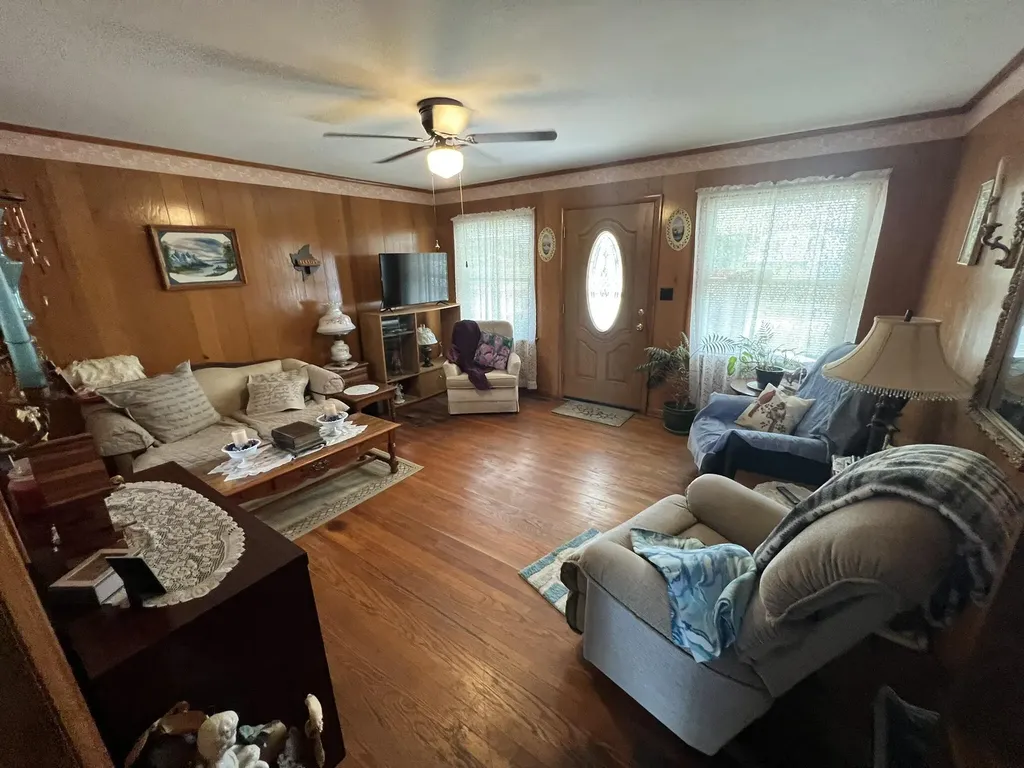 12 Maple Street Monticello KY 42633