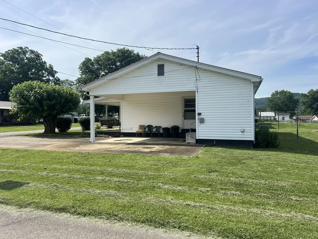 12 Maple Street Monticello KY 42633
