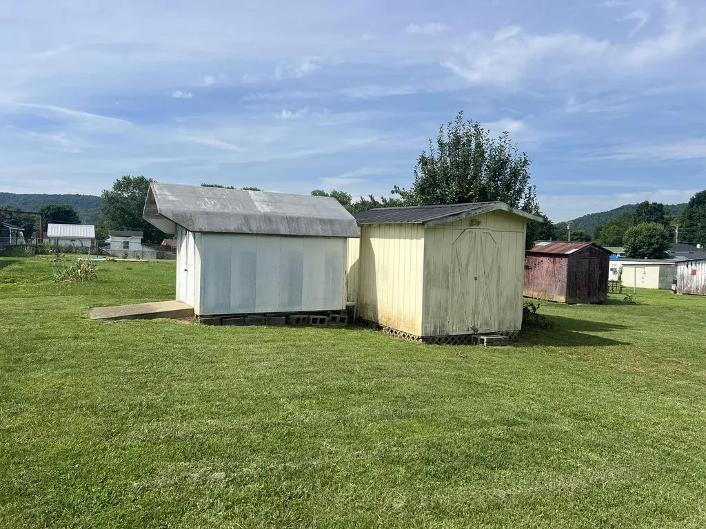 12 Maple Street Monticello KY 42633